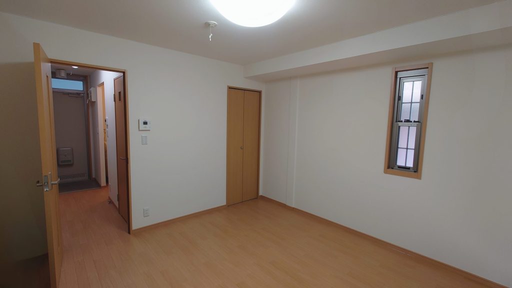 社員寮（玄関向き）